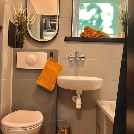 Premium Center Golden Street Apartment