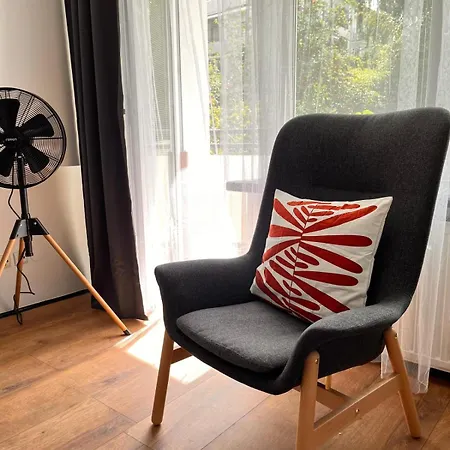Premium Center Golden Street Apartment