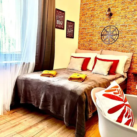 Premium Center Golden Street Apartment *